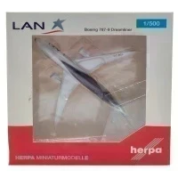 Модель самолета Herpa Wings 527842 LAN Airlines Boeing 787-9 Dreamliner CC-BGA 1:500