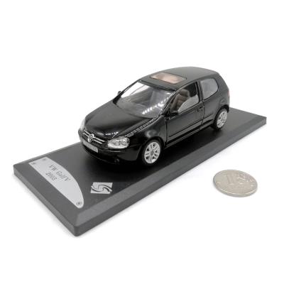 Модель автомобиля Solido 421433320 VW Golf V 2003 1:43