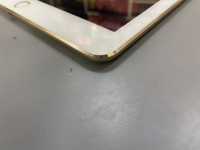 Планшет Apple iPad Pro 9.7 32Gb Wi-Fi + Cellular (Gold) (SN: DMPR89EXGXQ0, б/у)