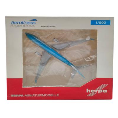 Модель самолета Herpa Wings 526241 Aerolineas Argentinas Airbus A330-200 LV-FNI 1:500