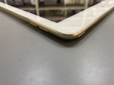 Планшет Apple iPad Pro 9.7 32Gb Wi-Fi + Cellular (Gold) (SN: DMPR89EXGXQ0, б/у)