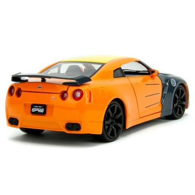 Модель Машинки c Фигуркой Hollywood Rides 1:24 2009 Nissan GTR with Naruto figure 33691