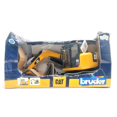 Экскаватор Bruder гусеничный CAT с отвалом (02-456) 1:16 40.9 см (повреждена упаковка)
