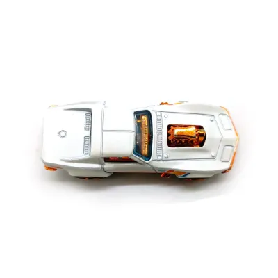 Машинка Hot Wheels Gas Monkey Corvette 68 бело-золотая (б/у)