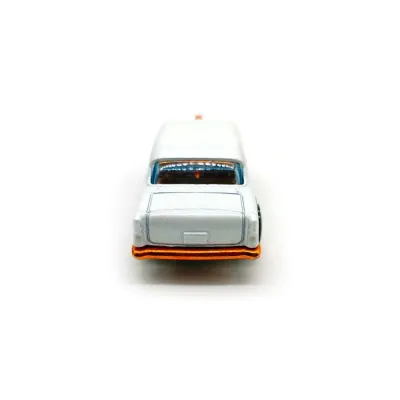 Машинка Hot Wheels XI634 бело-золотая (б/у)
