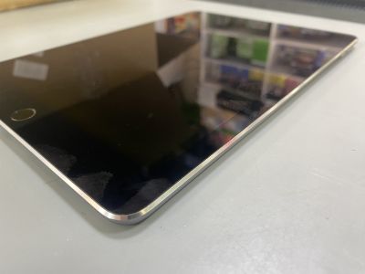 Планшет Apple iPad Pro 9.7 256Gb Wi-Fi (Space Gray) (SN: DMPTQ037H1MM, б/у) MLMY2ZP/A
